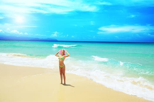 Gorgeous sandy tropical beach in sunny day
