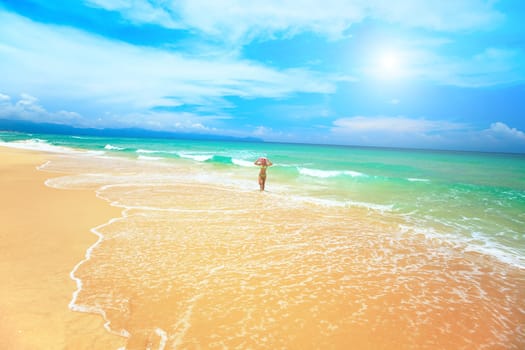 Gorgeous sandy tropical beach in sunny day