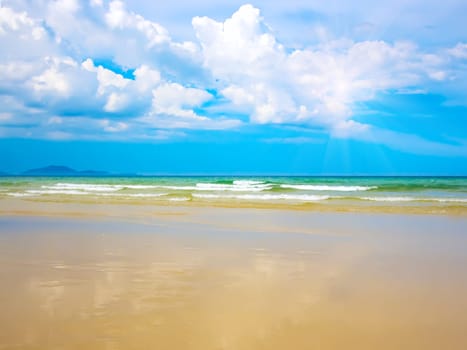 Gorgeous sandy tropical beach in sunny day