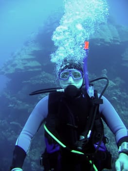 diver in deep and bubble