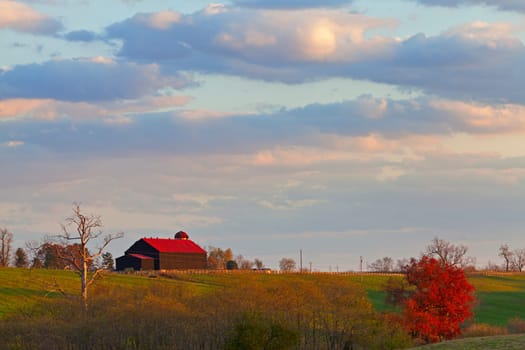 Image of a barn on the hillside