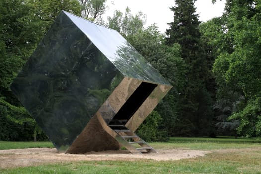 Tilted Teahouse Schlosspark Wendlinghausen