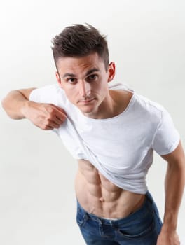 Strong male press thanks to diet and constant training