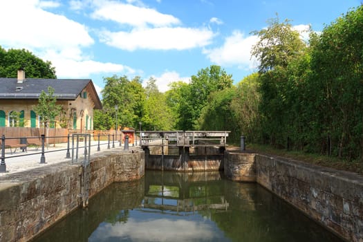 Lock 100