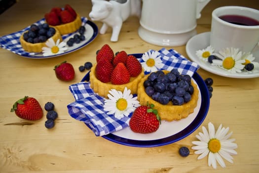 Blueberry and strawberry cake
