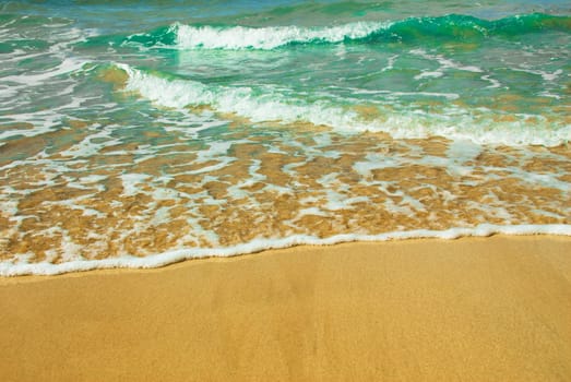 beach time with the ocean comming in