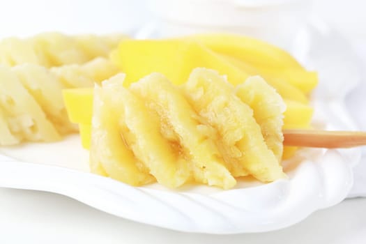 Light sommer snack - pineapple on stick