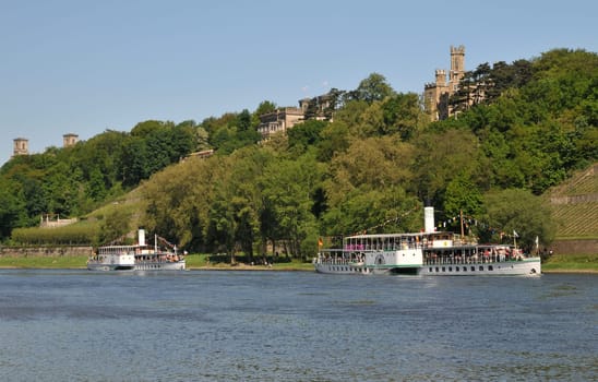 The paddle steamers of the White Fleet are considered the oldest and largest of their kind in the world!
