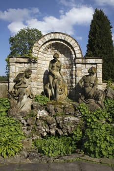 In the park of Schwöbber Castle