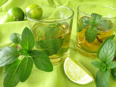 Iced tea with lemon mint