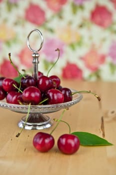 Cherries on étagère