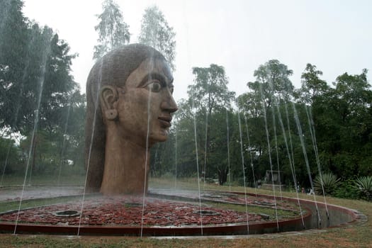 Long-necked belle having hairspray with sprinkle of fountain