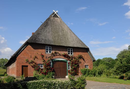 Thatched roof house in the Altes Land