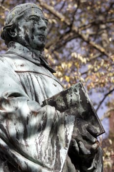 Monument to thugs in Hamelin