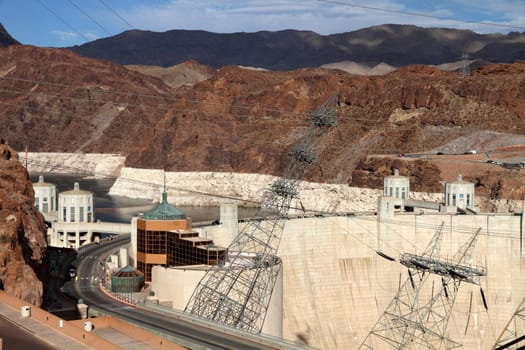 Hoover Dam located on the border between the US states of Arizona and Nevada