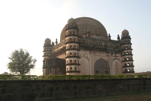 View of impressive buiilding of Gol Gumbaz, Bijapur, Karnataka, India, Asia