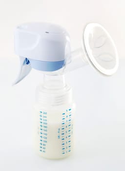 Breast pump
