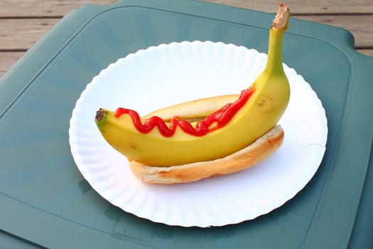 Summer special: Banana-dog with ketchup