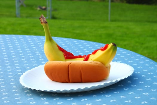 Summer special: Banana-dog with ketchup.