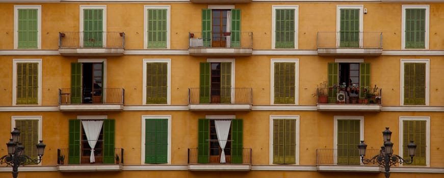 yellow façade in Palma