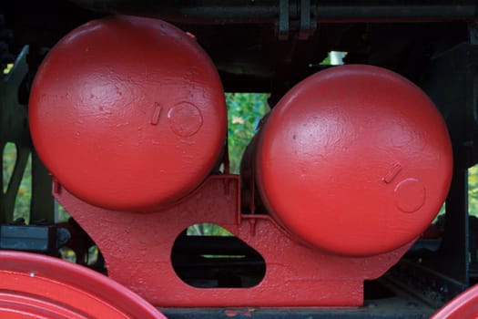 Two pressure vessels for the brakes of the steam locomotive