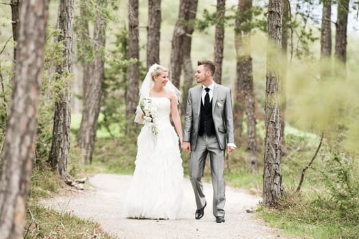Pretty bride and groom celebrate their wedding
