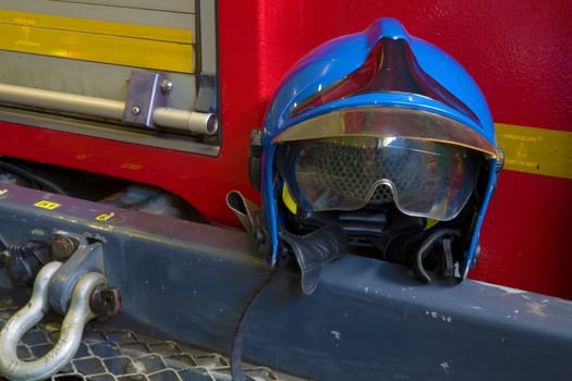 Fire figter helmet has glasses and unique shape
