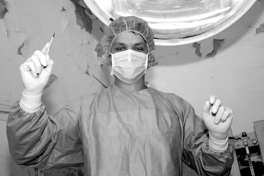 Shaded surgeon forget details of coming difficult surgery