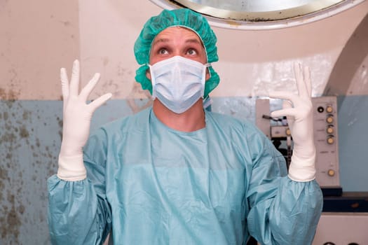 Surgeon damned the live before coming difficult surgery