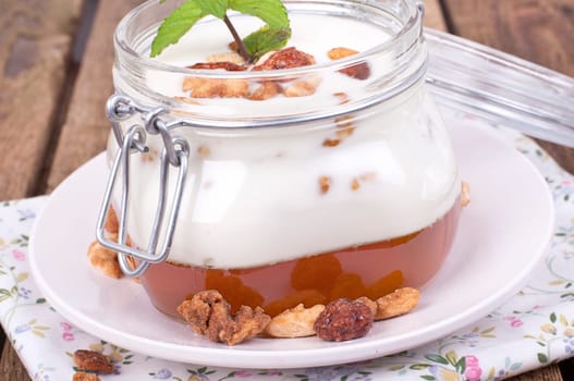 Yoghurt with honey