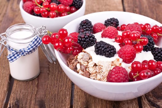 Muesli with berries
