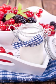 Berries with yoghurt