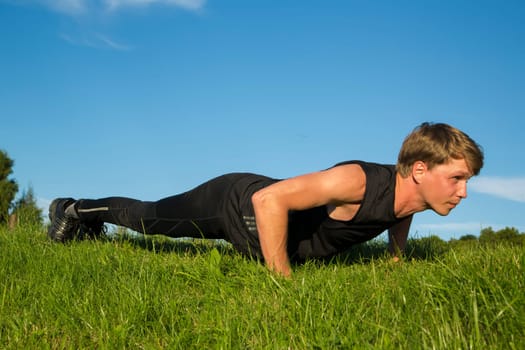 Sportsman make support lying to streghtening strain hands