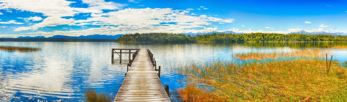 Lake Mahinapua in New Zealand
