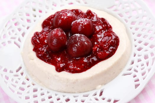 Semolina pudding with homemade jelly for kids