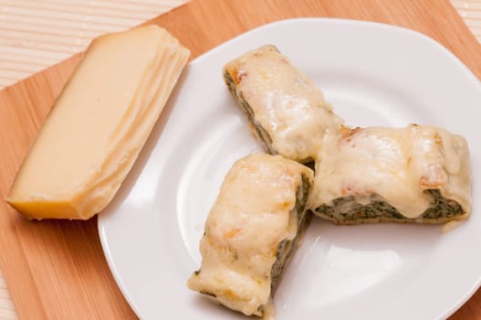 Swabian ravioli gratinated with Gruyere cheese