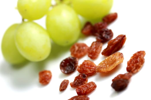isolated raisins