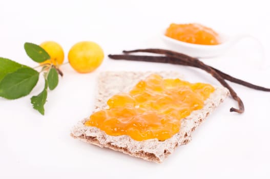 Crispbread with mirabelle plum jam