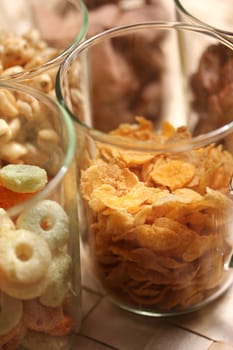 a mix of breakfast cereals