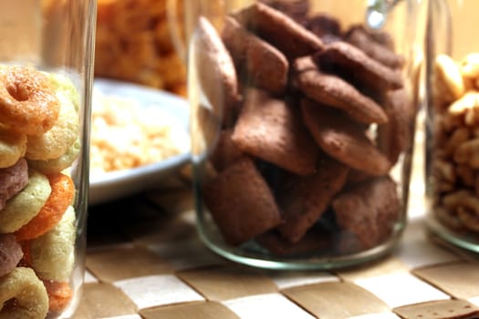 a mix of breakfast cereals