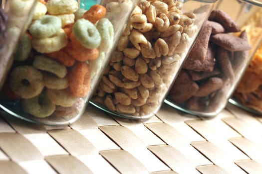 a mix of breakfast cereals