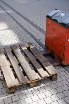 Red Electric Hand Pallet Truck with Euro Pallet