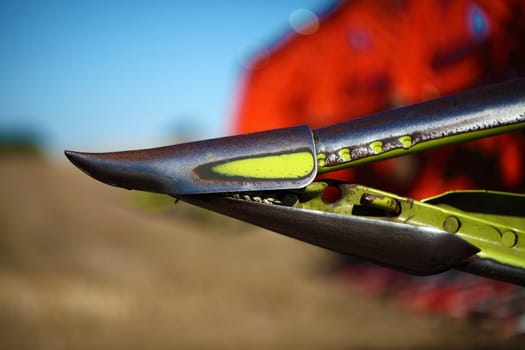 Picture of the blade divider of a combine harvester