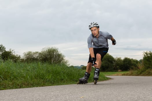 Speed skaters