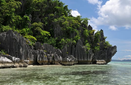 This limestone mountain range was still underwater thousands of years ago! Recorded in Palawan - Philippines