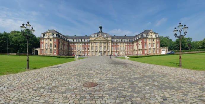 Schloss (castle) in Munster, Germany. Former residence for the prince-bishops, now it is the administrative centre of the University of Munster.
