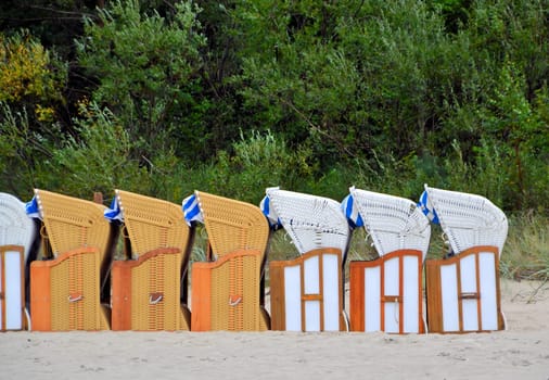 Strandkörbe an der polnischen Ostsee