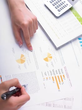Market Analyze - pen and numbers on paper