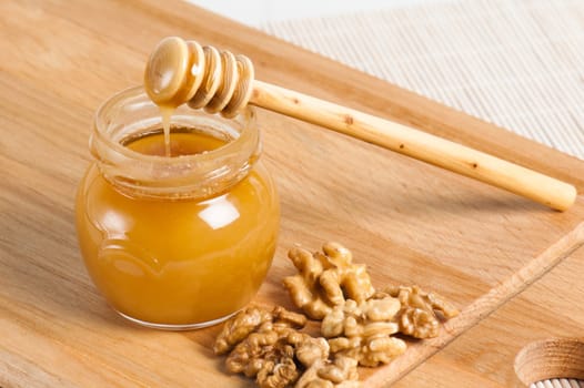 bee honey with walnuts