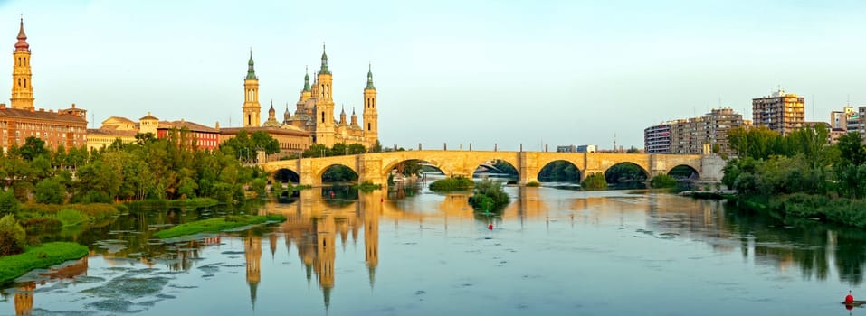 View of the Basilica Cathedral of Our Lady of the Pillar, Catedral Basilica de Nuestra Señora del Pilar, Zaragoza Spain